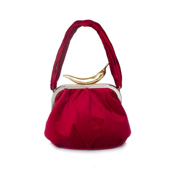 CHILI ON RED VELVET BELLA