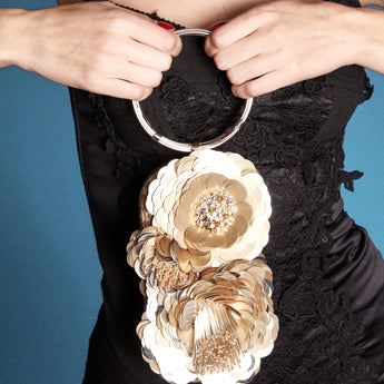 FLORA CHAMPAGNE MENOTTES WRISTLET