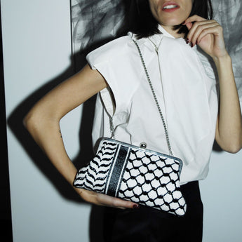 QUEEN BLACK CLASSIC BAG