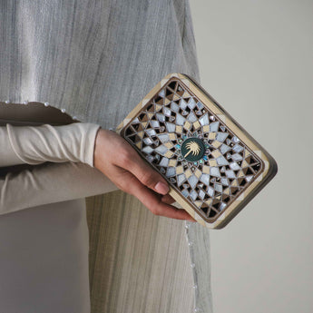 MANDALA PALM CLUTCH