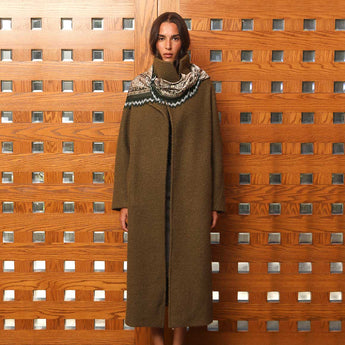 OLIVE TAPESTRY SCARF WITH FRINGES ON KHAKI BOUCLE LONG YAS COAT